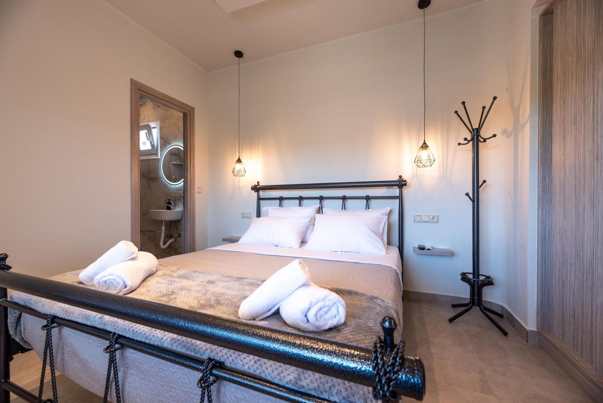 Demi'S Apartments Near Athen'S Airport 阿特米达 外观 照片